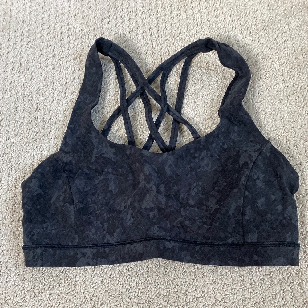 Lululemon patterned “free to be wild” bra size 6, unpadded